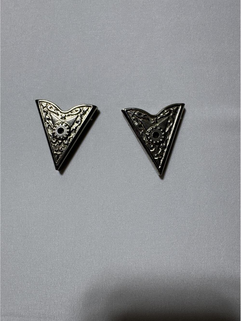 Pair of Silver Tone Ornate Triangle Collar Tips - Gothic Western Metal
